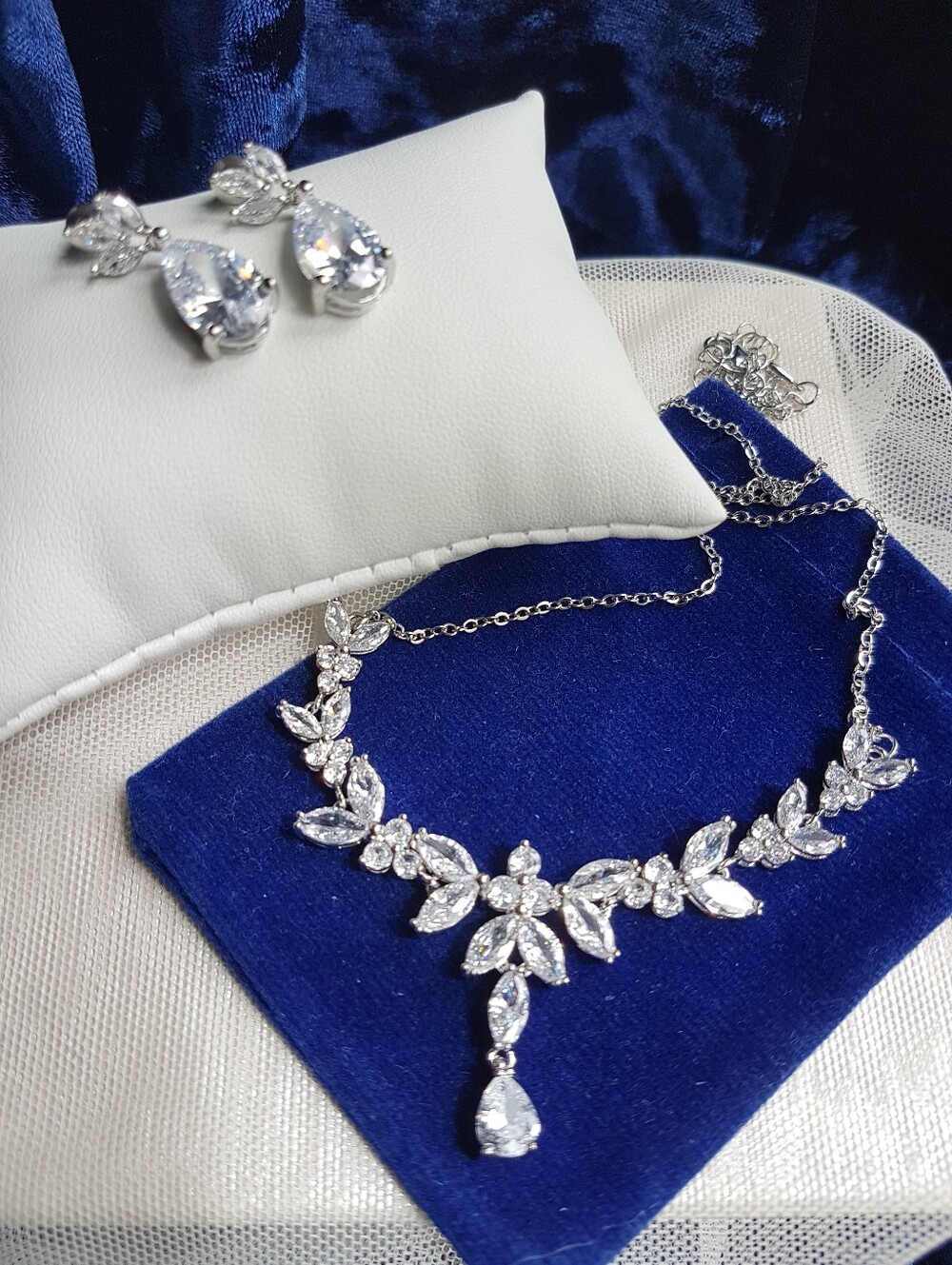 Swarovski Elements Platinum Marquis Teardrop Leaf Chain Necklace & Earrings SET - Picture 11 of 14